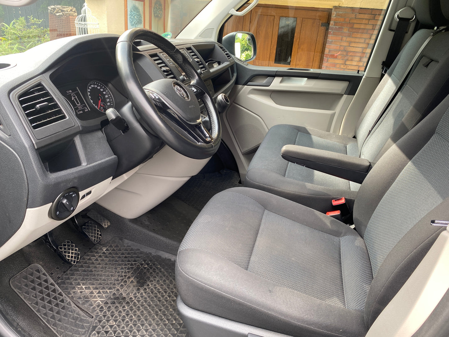 Volkswagen T6 Transporter Kasten-Kombi LED Standheizung